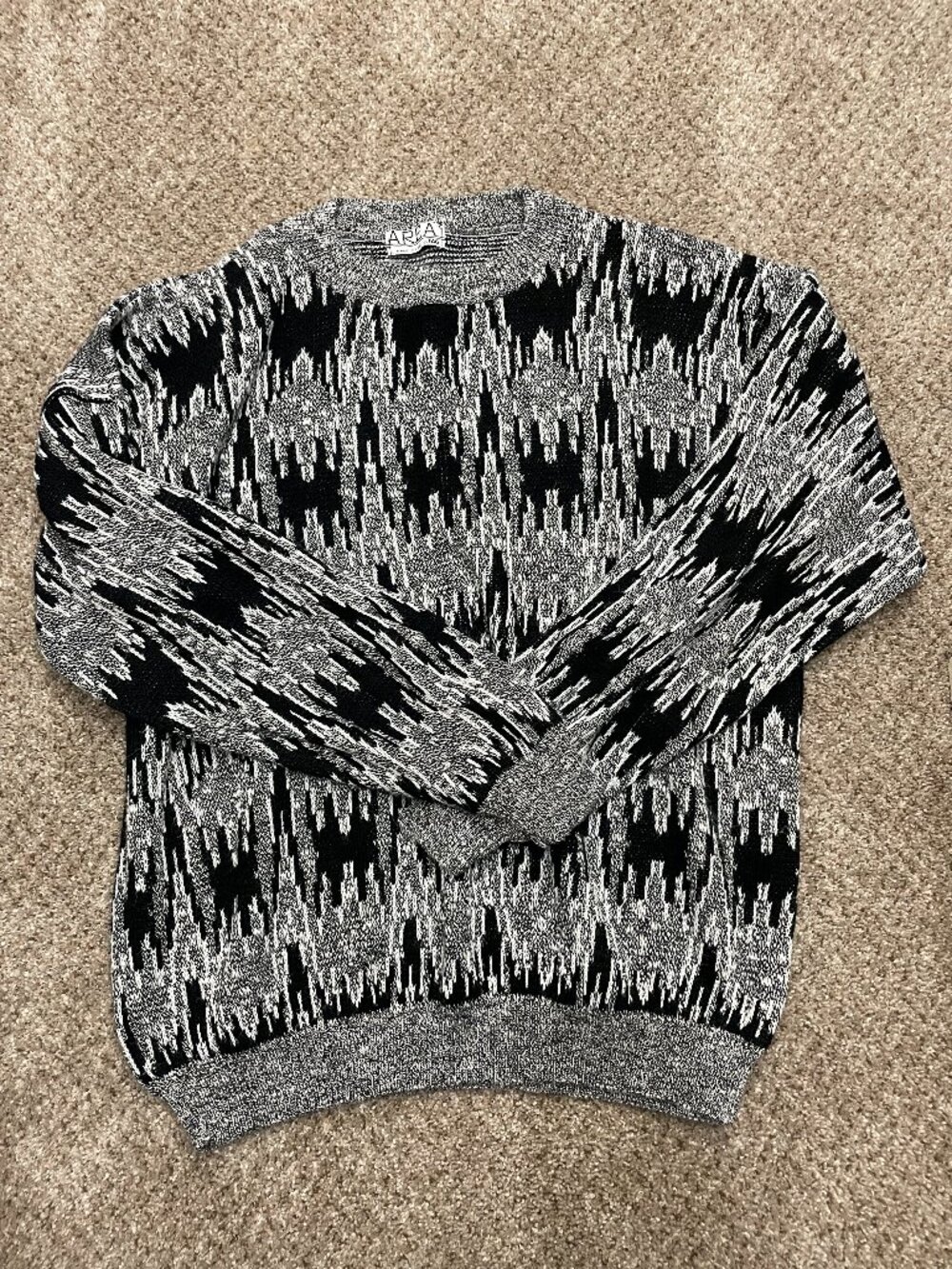 Vintage Chunky AREA Sweater Black&White